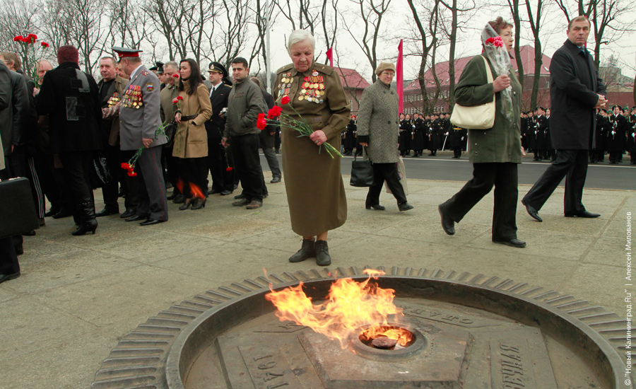 Торжества на мемориале 1200 гвардейцам: фоторепортаж "Нового Калининграда.Ru"