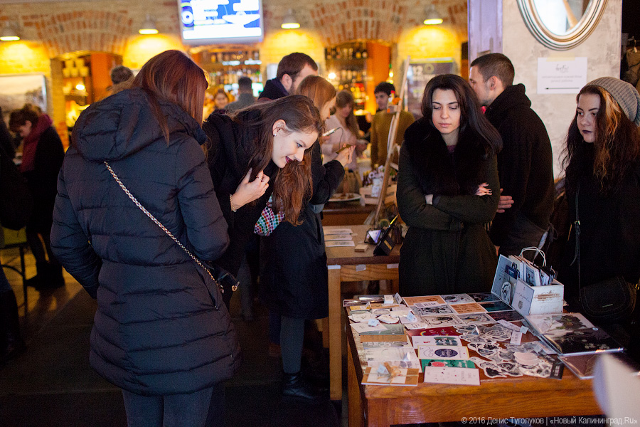 Пес с ними: в «Заре» открылся рождественский «Boom market»