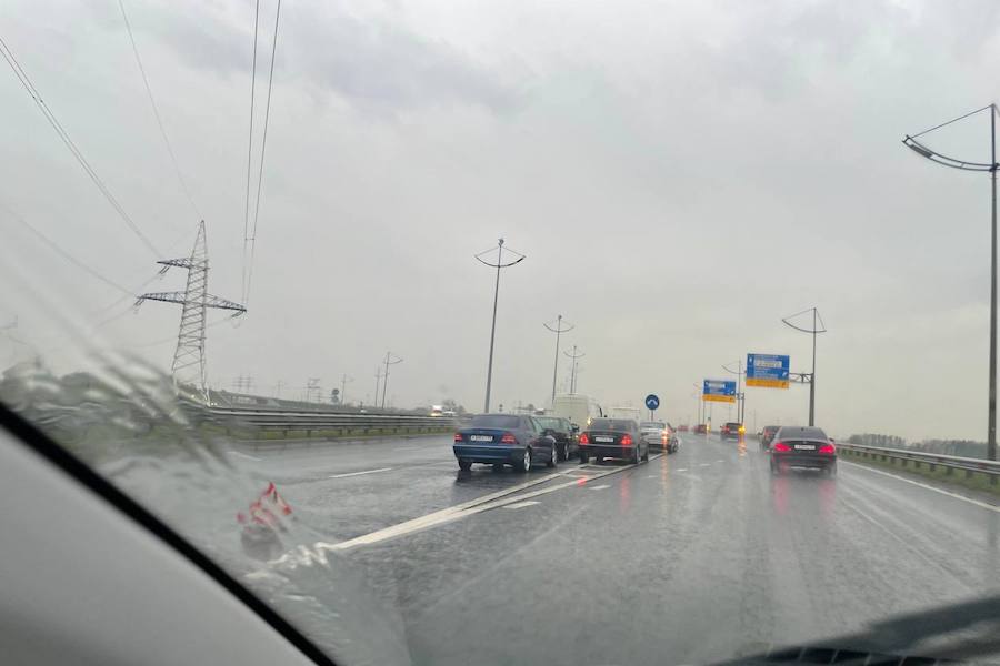 На съезде на Приморское кольцо произошло массовое ДТП (фото)