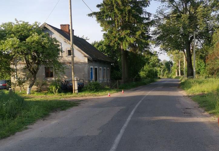 В посёлке Большаково женщина за рулём «Москвича» въехала в жилой дом