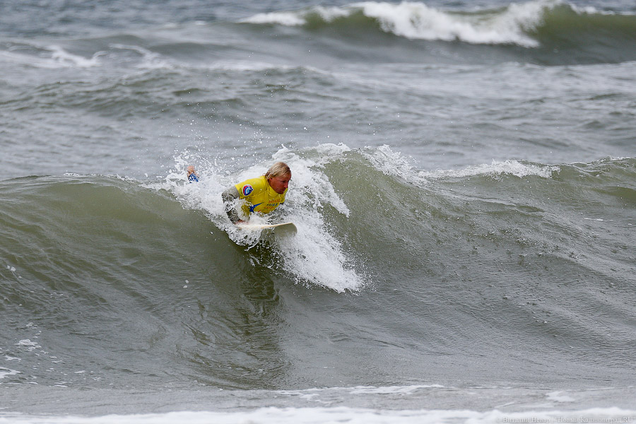 На волне «профи»: фоторепортаж с Чемпионата по серфингу в Зеленоградске