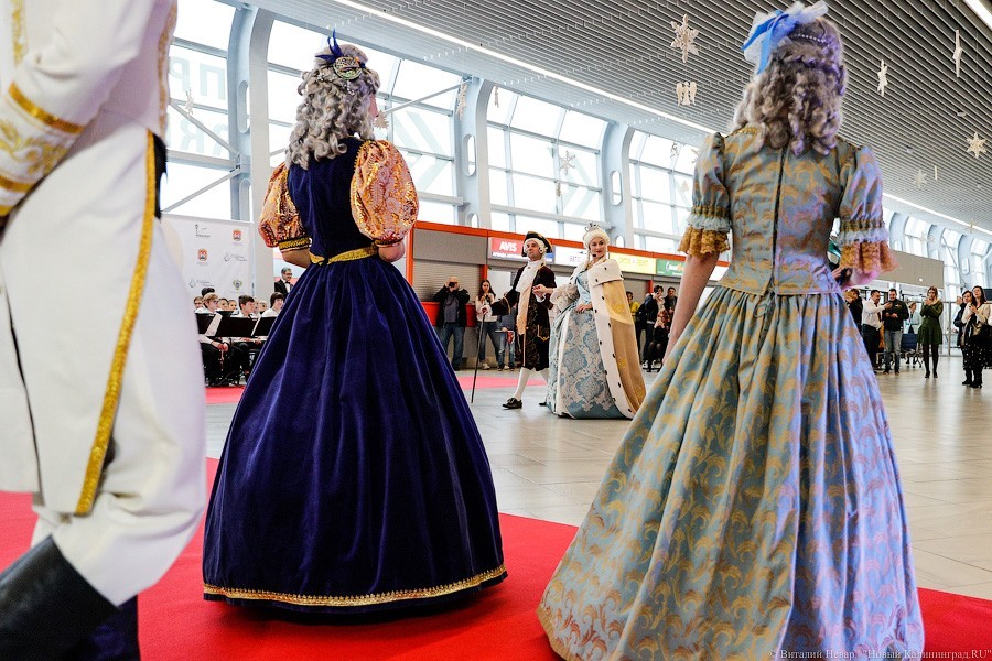 Кринолины в тумане: в «Храброво» дали бал в честь Елизаветы Петровны (фото)