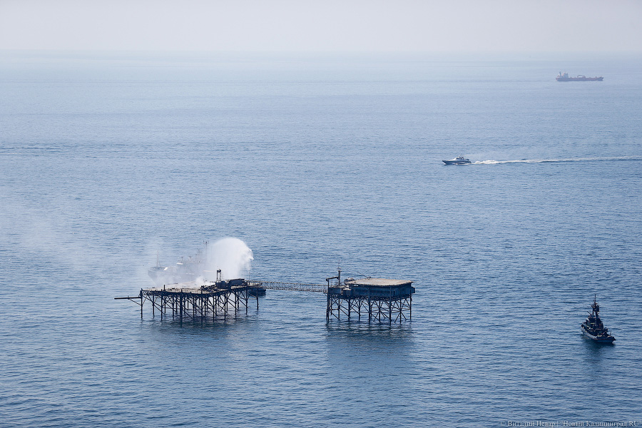 Пожар на нефтяной платформе: МЧС провело учения в Балтийском море