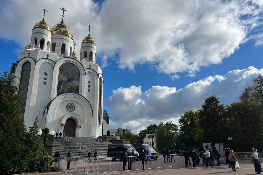 У Храма Христа Спасителя выставили оцепление на время прощания с погибшим замглавы херсонской ВГА