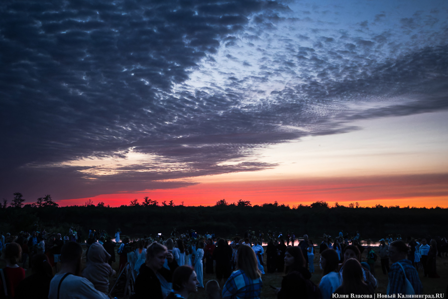В свете пламени костра: как в Ушкуе отмечали праздник Ивана Купалы (фото)