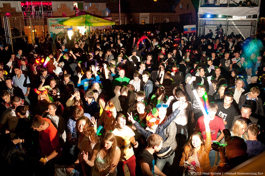 Последний летний опен-эйр: в Зеленоградске прошел фестиваль «Янтарный пляж»