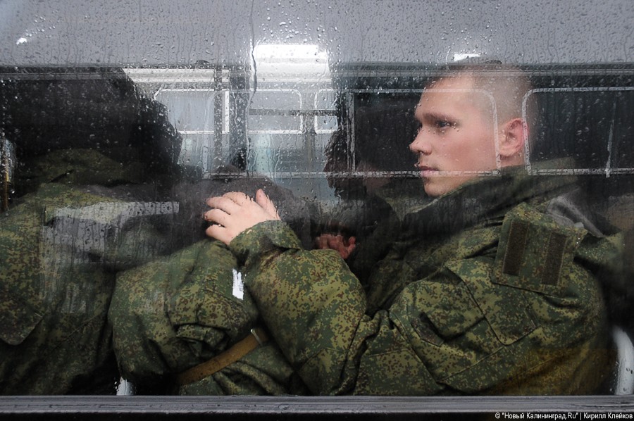 "Призывники прилетели": фоторепортаж "Нового Калининграда.Ru"
