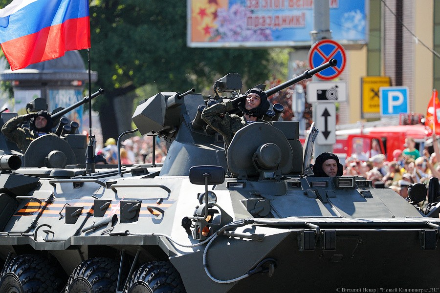 Курсантки, кадеты и танк: как прошёл Парад Победы в Калининграде (фото)