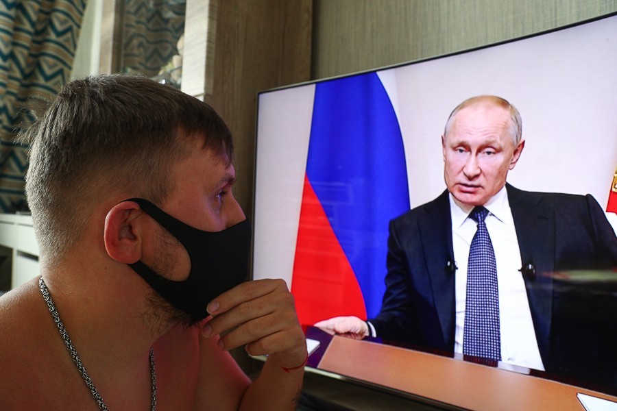 Путин: ситуация с коронавирусом в РФ «непростая, но совершенно не безнадежная»