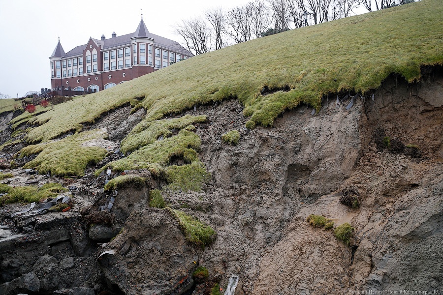 Резиденция на краю: берег в Пионерском рушится в море