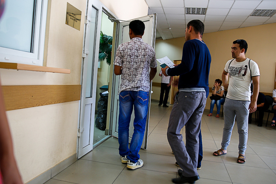 В поисках беженцев: что происходит в коридорах региональной миграционной службы