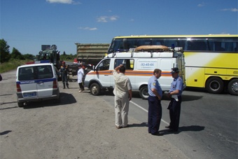 При столкновении пассажирского автобуса и грузовика в Калининграде пострадал ребенок