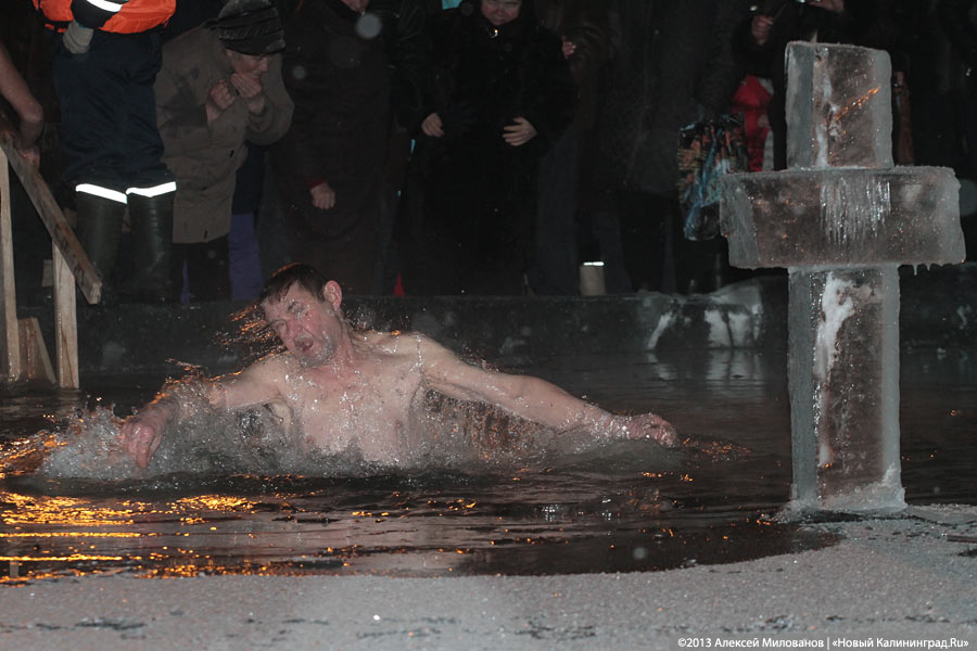 «Господь в лице губернатора»: крещенские купания в Черняховске