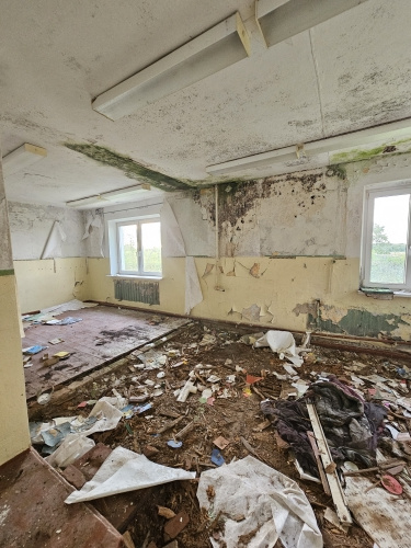 В Загорском продают довоенное здание школы, закрытой из-за реформы образования (фото) 