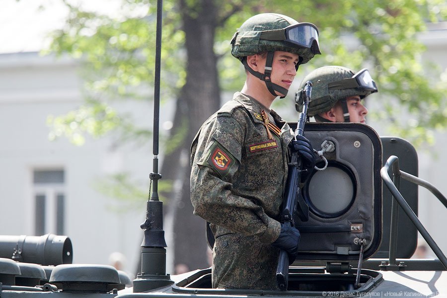 Мчатся самолеты ниже облаков: репетиция Парада Победы в Москве (фото)