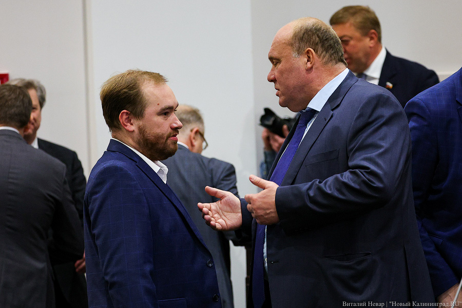 Карты, фотки, все дела: ежегодный отчет Антона Алиханова в фотографиях