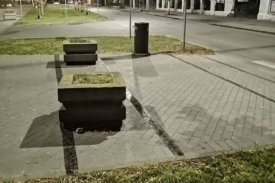 На проспекте Победы появился арт-объект в память о трамвайных путях (фото)