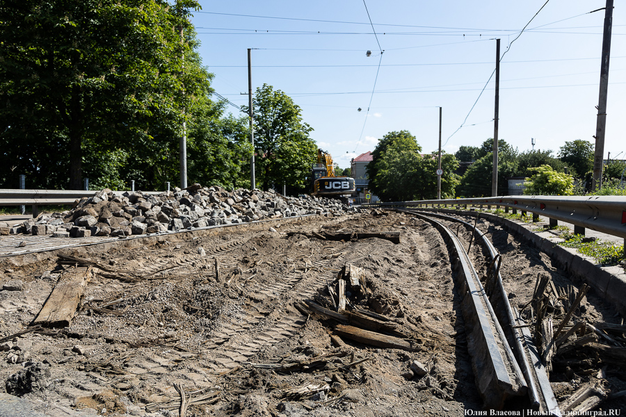 Останется с одним тротуаром: в Калининграде до августа закрыли мост на Суворова (фото)