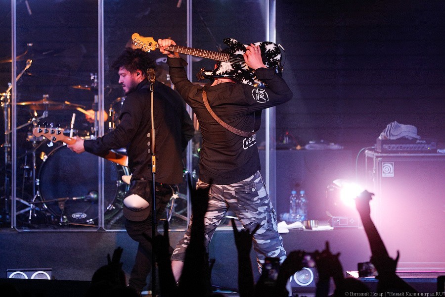 Ни траурный марш забывших дорогу домой: как «Пилот» привёз в Калининград рок