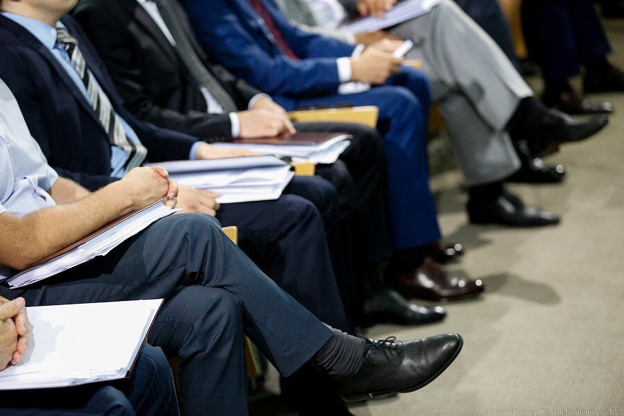 Из-за коронавируса калининградским чиновникам разрешили дольше отчитываться о доходах