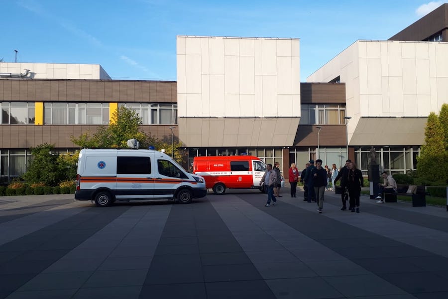 При ремонте крыши БФУ им. Канта в Калининграде случился пожар (фото)