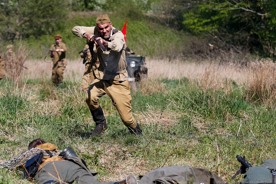 Своими силами: под Калининградом открыли мемориал воинам-мотоциклистам (фото)