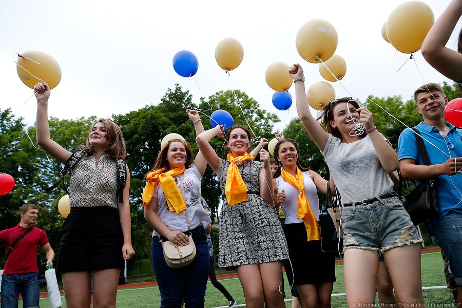 Под шоу барабанщиц: в Калининграде стартовал набор волонтеров для ЧМ-2018