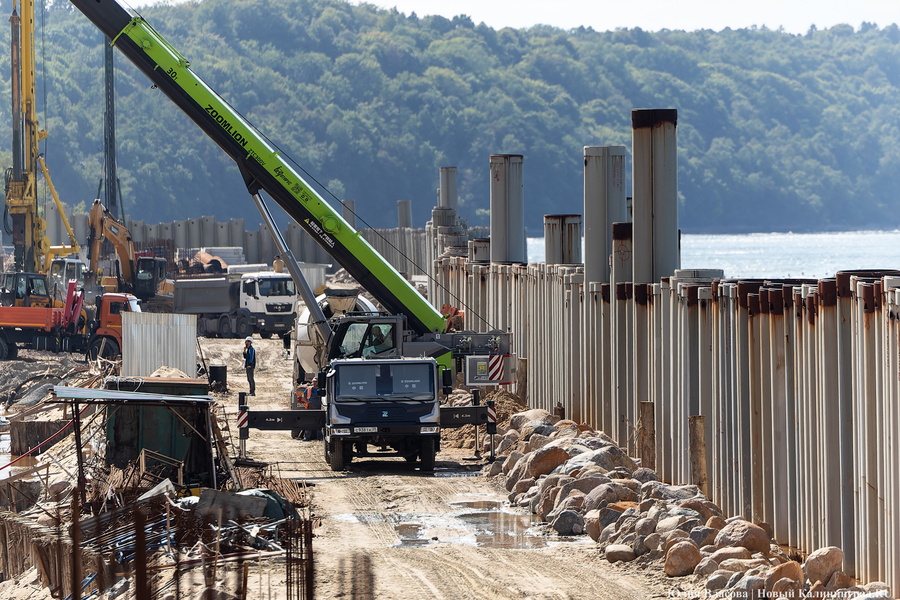 С видом на море и стройку: как выглядит пляж в Светлогорске этим летом