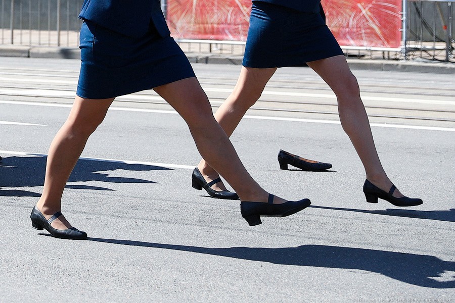 Сказка о потерянной туфельке: в Калининграде прошел парад Победы (фото)