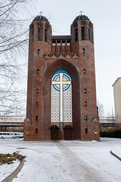 Автомастерская, фабрика, церковь: как строили и восстанавливали Кирху Креста на Острове