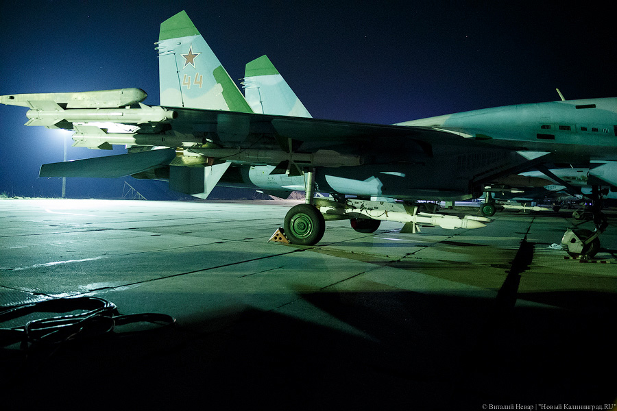 Усиление боеготовности: в Калининград прилетели военные самолеты (фото,видео)