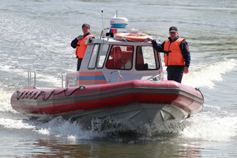 На озере Виштынецком спасли двоих человек, перевернувшихся на катамаране