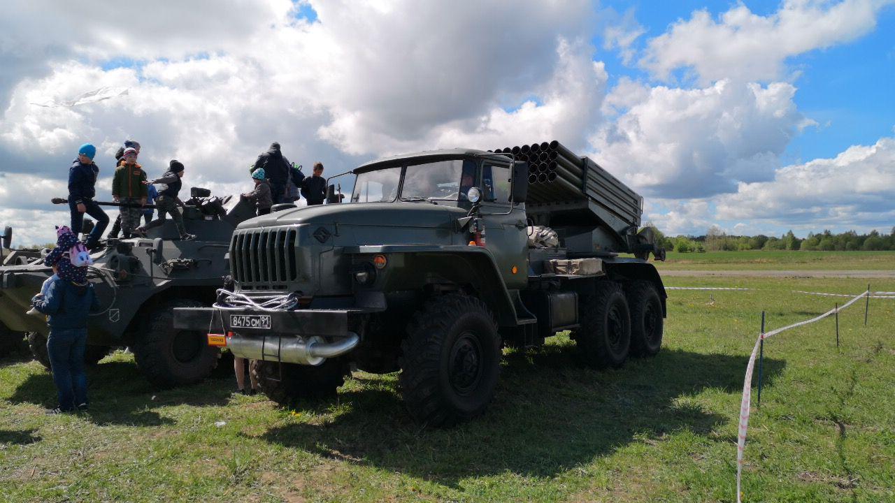 В гвардейском авиаклубе прошел фестиваль малой авиации (фото)