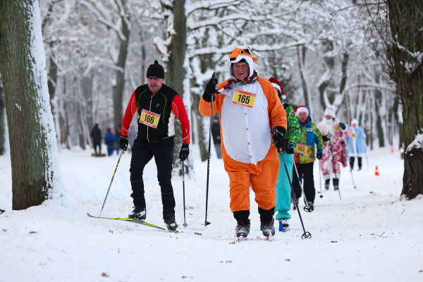 Уступите парню лыжню: в Калининграде прошёл зимний спортивный фестиваль