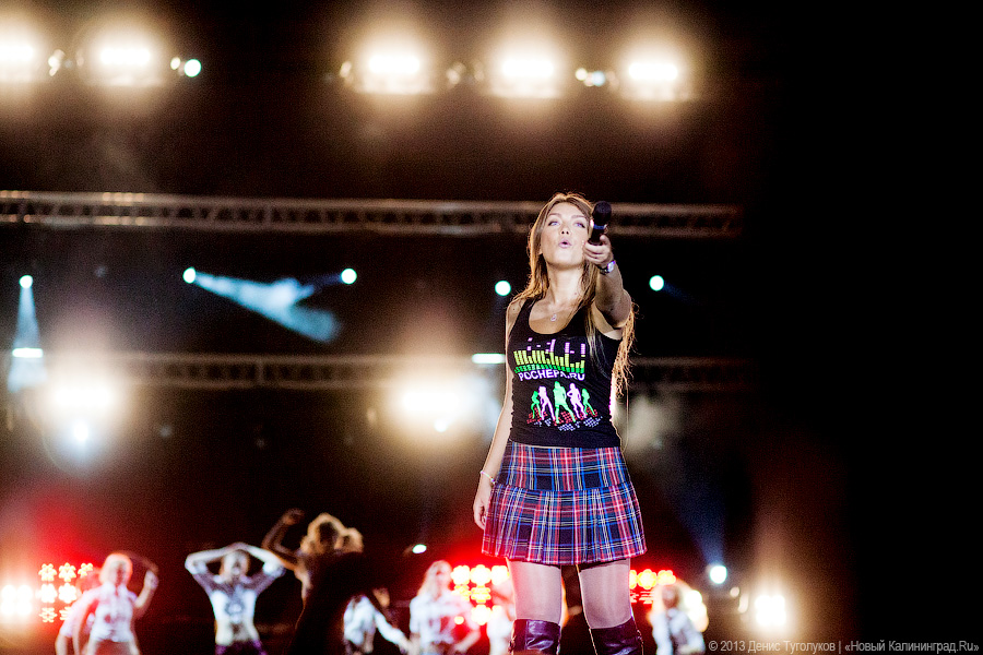 Замороженные: в ДС «Янтарный» прошла «Дискотека 90-х»