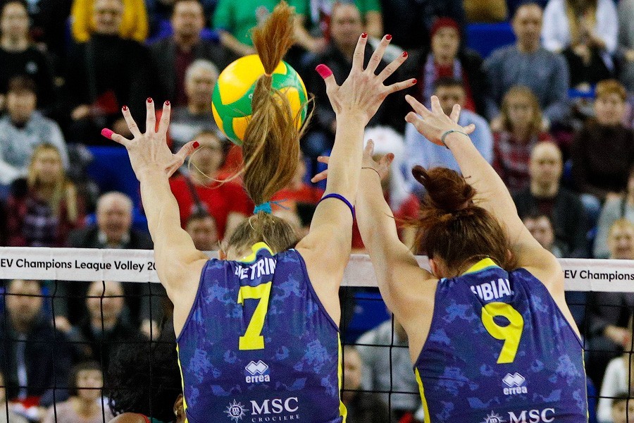 «Локомотив» снова проиграл в Лиге чемпионов. Но лишь по итогам пяти партий (фото)