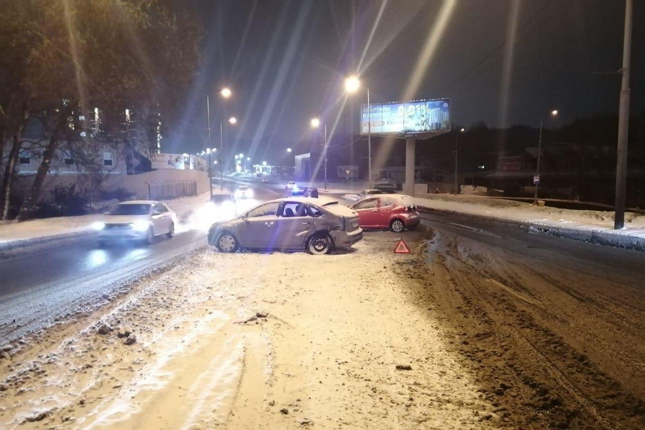 ГИБДД: на Невского 71-летняя автомобилистка выехала на встречку и врезалась в «Тойоту» (фото)