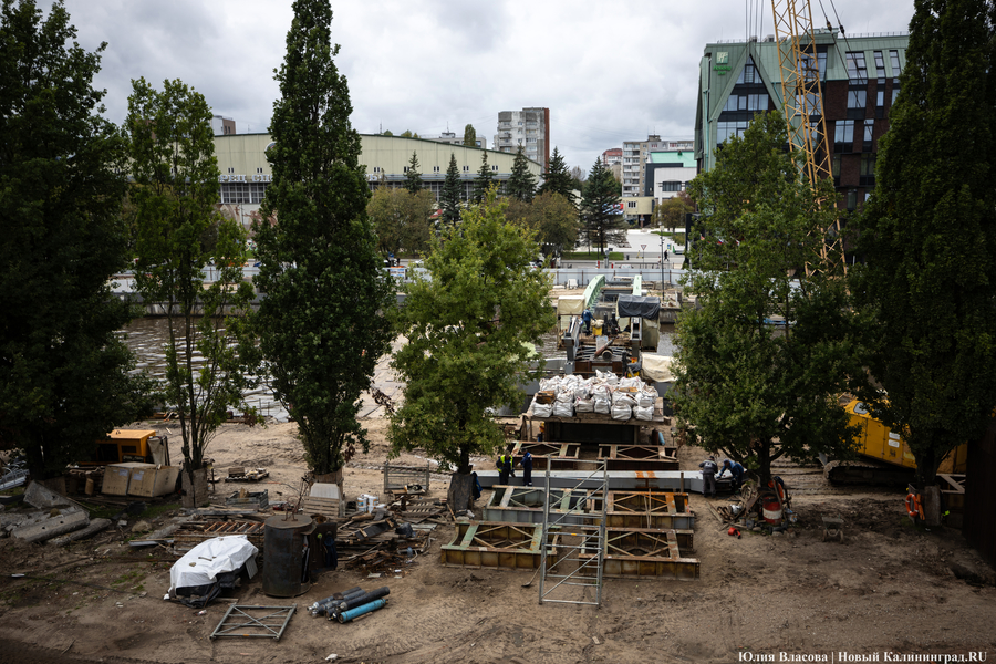 От «Юности» до Канта: в Калининграде монтируют арочный пролёт Философского моста (фото)