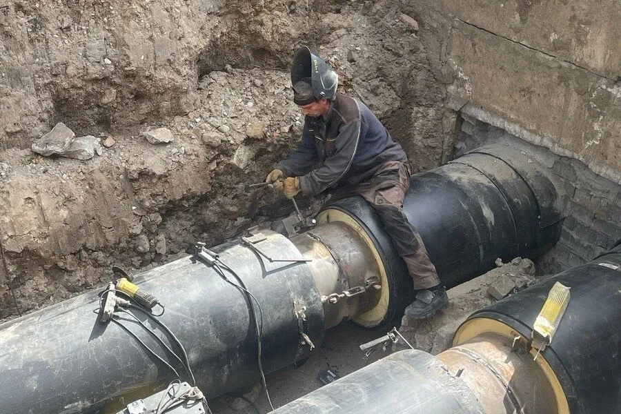 В Калининграде переподключили к теплу около 500 многоквартирных домов (фото)