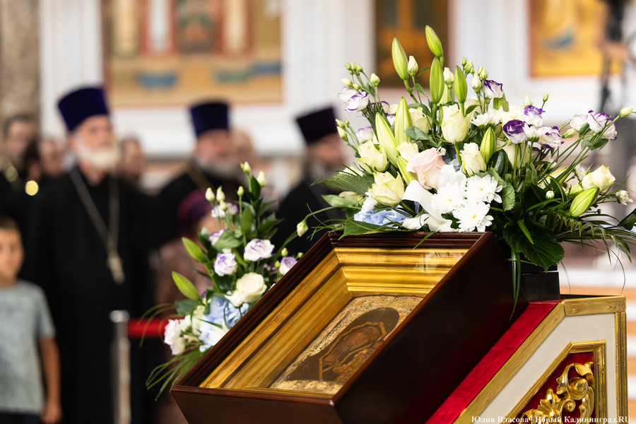 В Калининграде отслужили молебен в честь Казанской иконы Божией Матери (фото)
