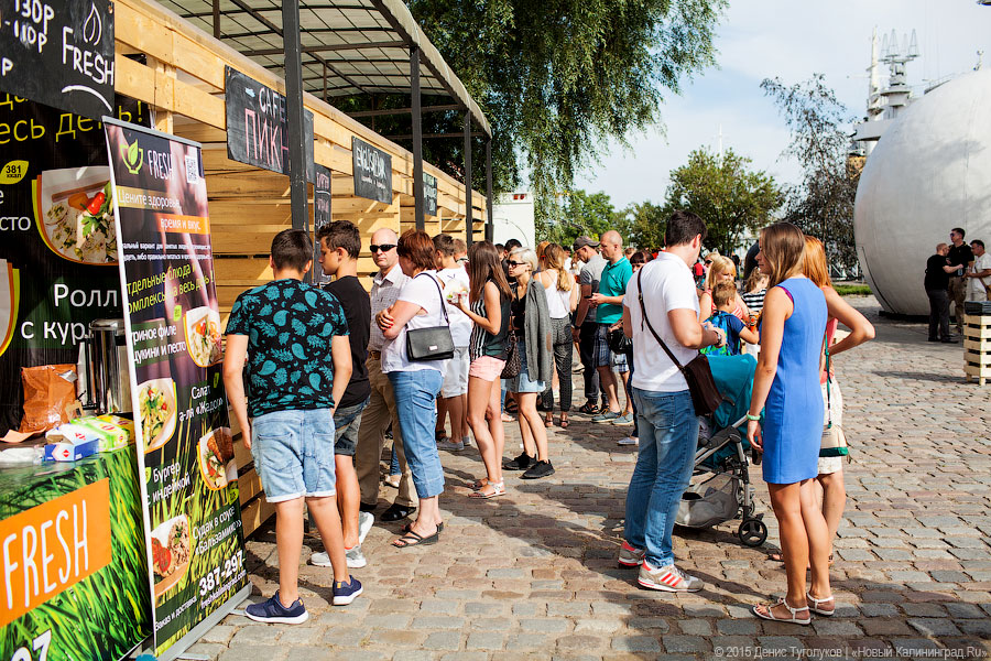 Хлеб насущный: как прошел маркет бургеров в Музее Мирового океана