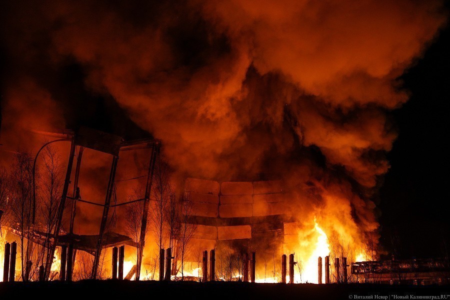 МЧС: пожар в заброшенном здании «Цепрусса» локализован