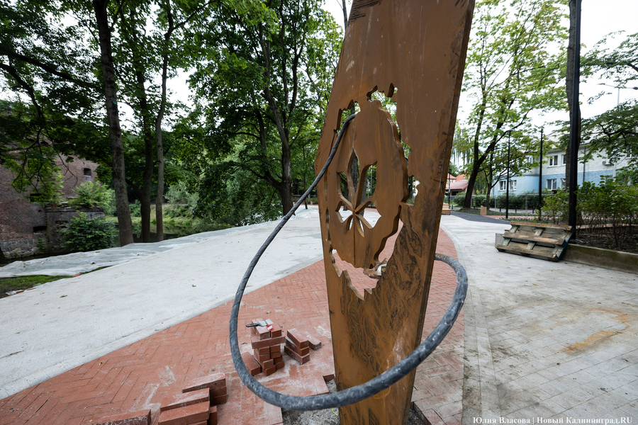 Почти готов, но дата открытия под вопросом: как сейчас выглядит Каштановый парк (фото)