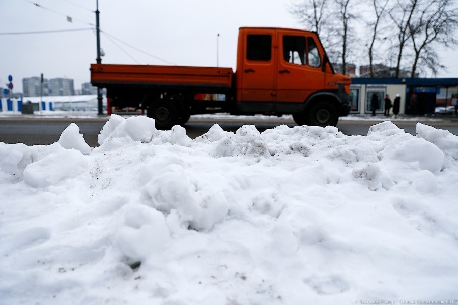 Припорошило: снег стал причиной ДТП и пробок в Калининградской области