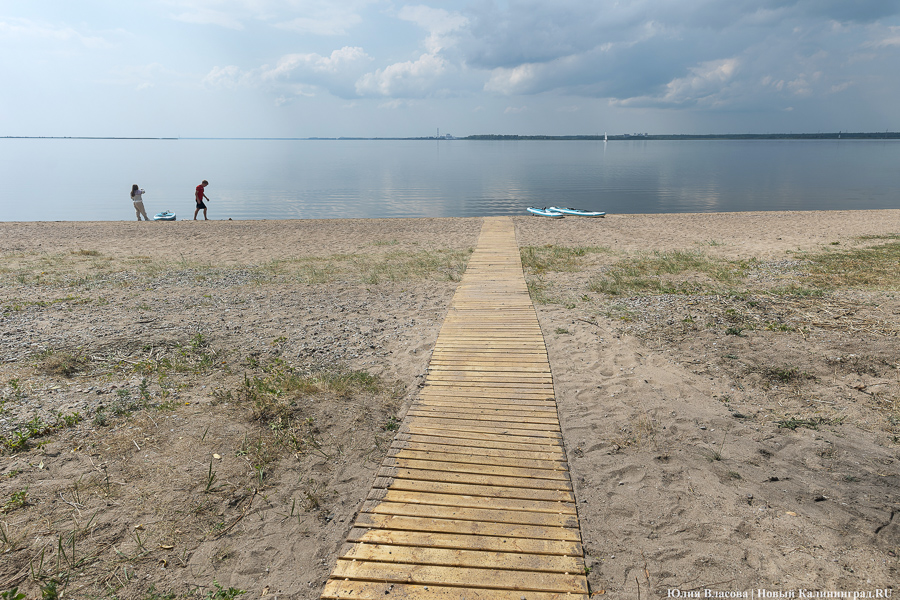 С учетом потребностей: в Прибрежном обустроили пляж для инвалидов-колясочников