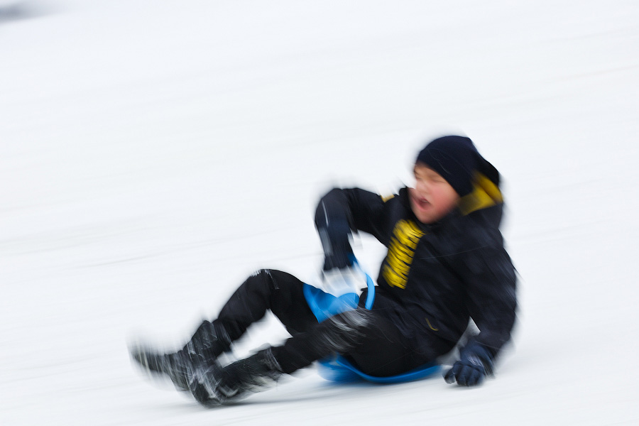 Полет на санках: как в Центральном парке Калининграда с горки катаются (фото)