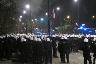 Во время «Марша независимости» в Варшаве задержаны 72 человека, ранены 12 полицейских 