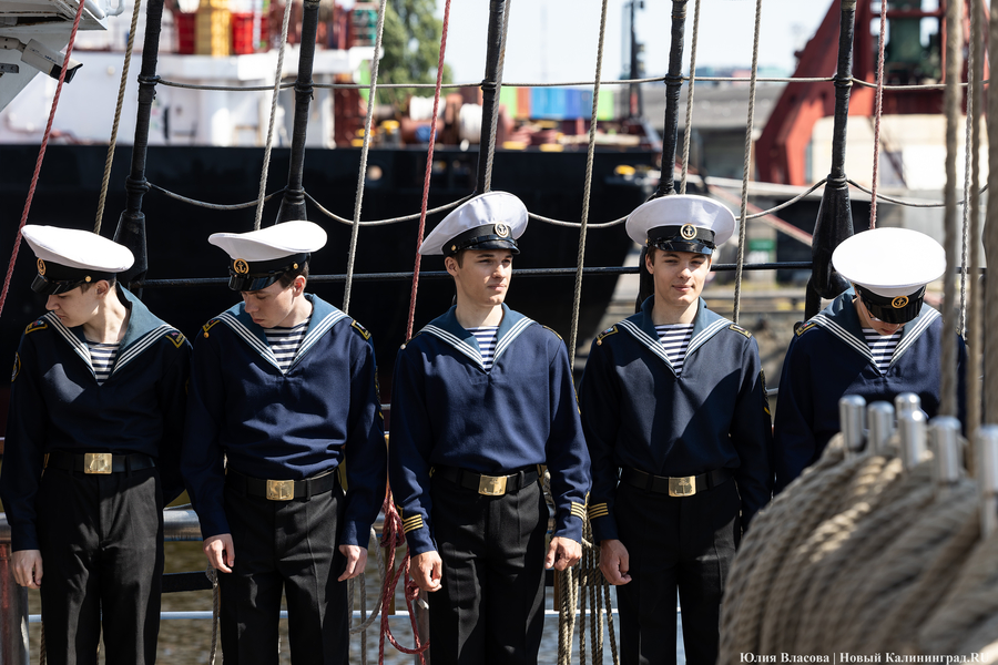 Верёвки, мачты, моряки: в Калининграде открылся фестиваль «Паруса Мира» (фото)
