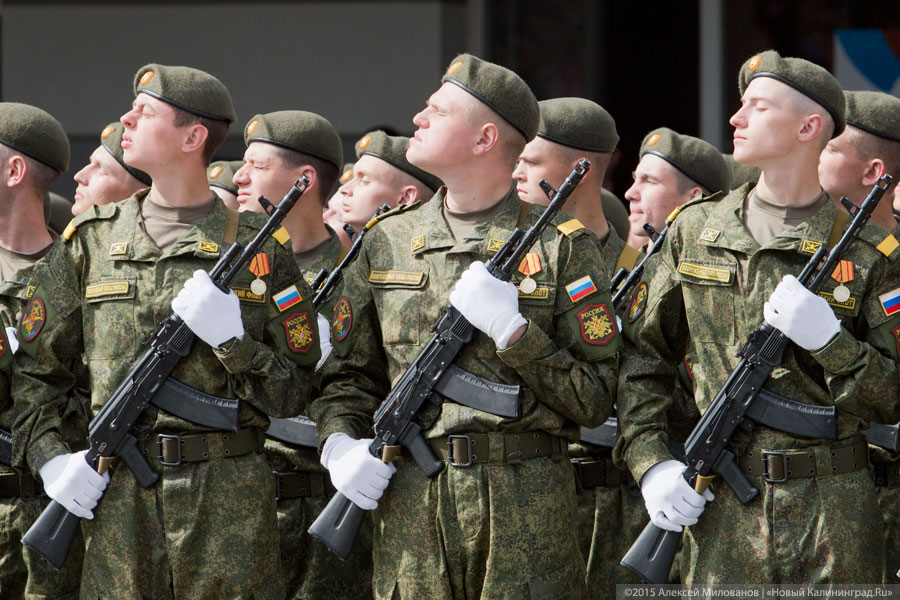Ярмарка тщеславия: эпицентр парада Победы в Калининграде (фото)