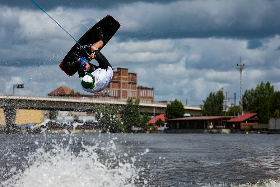 Фронтролл на Преголе: в Калининграде проходит первенство России по вейкбордингу (фото)